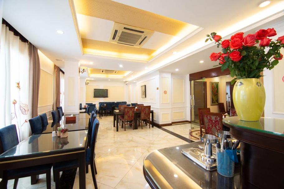 A25 Hotel - 15 Tran Quoc Toan Hanoi Buitenkant foto