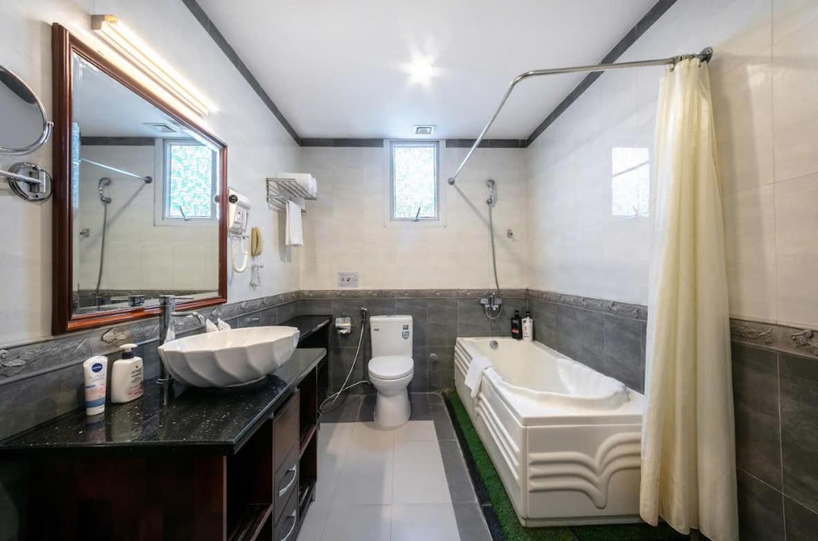 A25 Hotel - 15 Tran Quoc Toan Hanoi Buitenkant foto