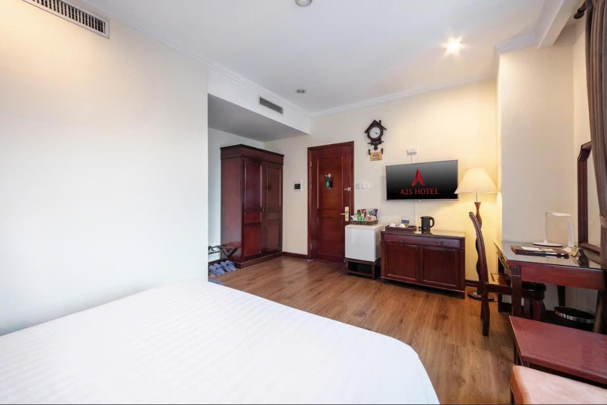 A25 Hotel - 15 Tran Quoc Toan Hanoi Buitenkant foto