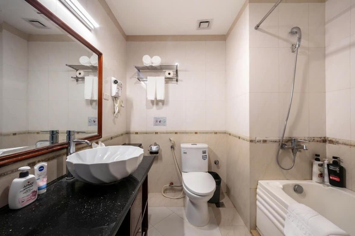 A25 Hotel - 15 Tran Quoc Toan Hanoi Buitenkant foto